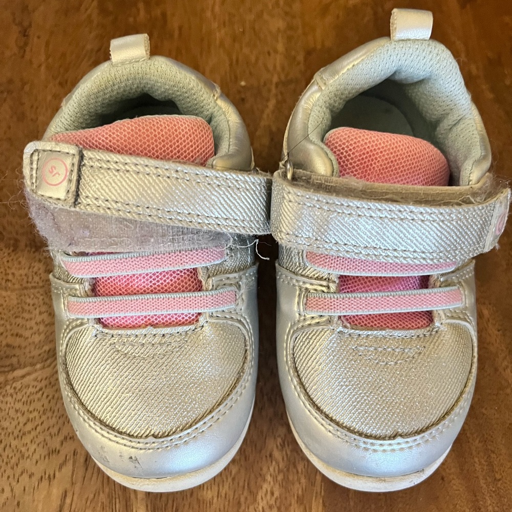 Stride Rite Soft Motion 5M